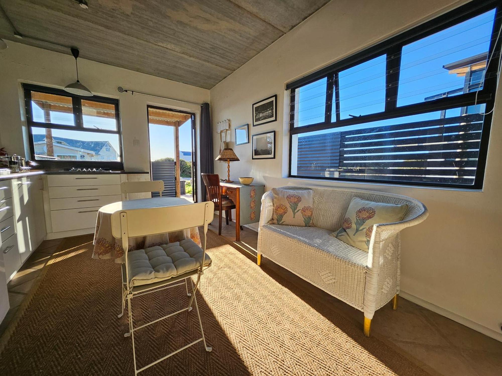 Kleinblom In Pringle Apartment Pringle Bay Room photo